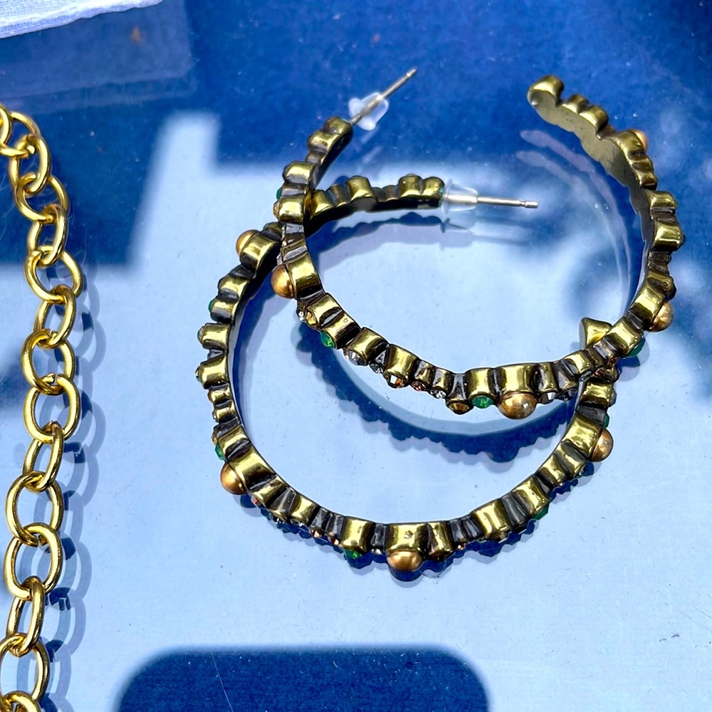 Beautiful bronze earrings with glass gems!